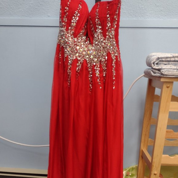 Splash, Red Sequined Floor Length Strapless Prom Dress, Size 0 - Picture 1 of 4